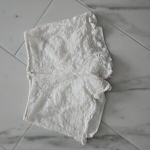Cute lace shorts by jack size 4 white/offwhite